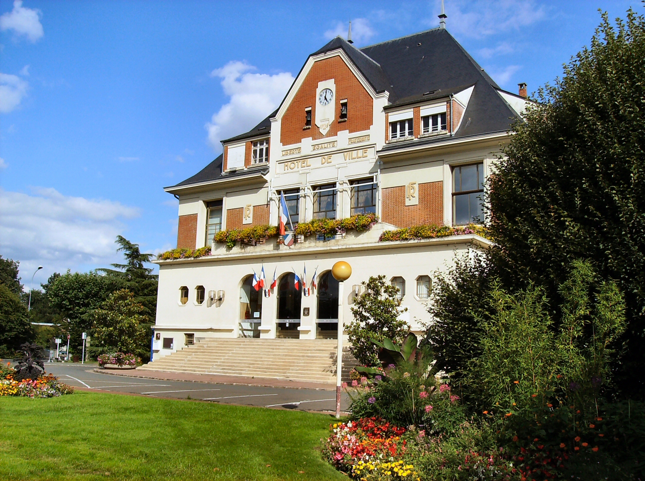 Image locale Sainte Geneviève des Bois