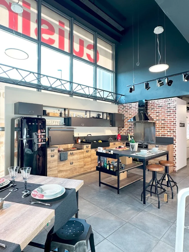 Cuisiniste Cuisinella Avignon - Les Angles à Avignon les Angles - cuisine équipée et showroom